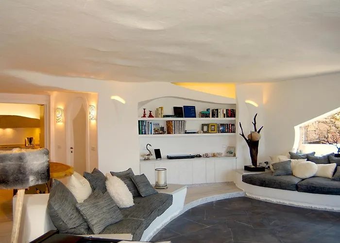 Dominore - Punta Est, - San Teodoro Villa