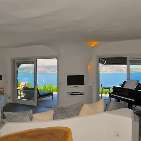 Dominore - Punta Est, - San Teodoro Villa