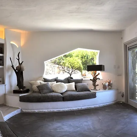 Dominore - Punta Est, - San Teodoro Villa